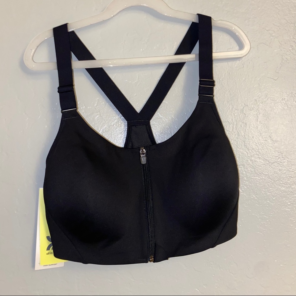 ✨NWT Zippered Sports Bra ✨